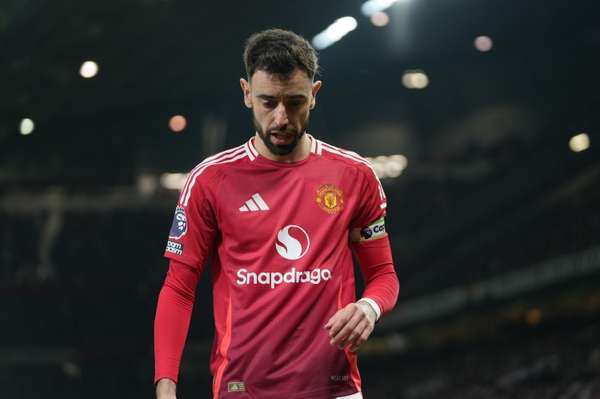 曼联名宿支持1亿镑出售B费，位置模糊成转会焦点