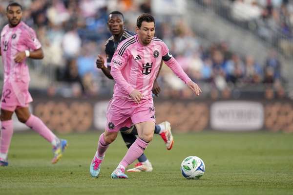 梅西解锁俱乐部生涯第13次单场传射双响 率迈阿密国际5-1横扫卫冕冠军