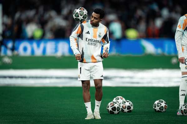 蓝军转会观察:吉滕斯成左翼引援重点,加纳乔性格问题引担忧